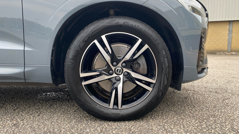 Volvo Xc60 2.0 B5P R DESIGN 5dr AWD Geartronic Petrol Estate